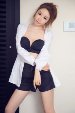 韩国年轻的妈妈