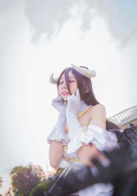 异国女人在巴黎
